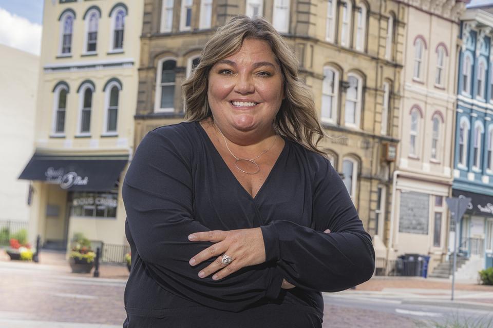 Portrait of Jennifer Ellis Brunn standing in downtown Newark.