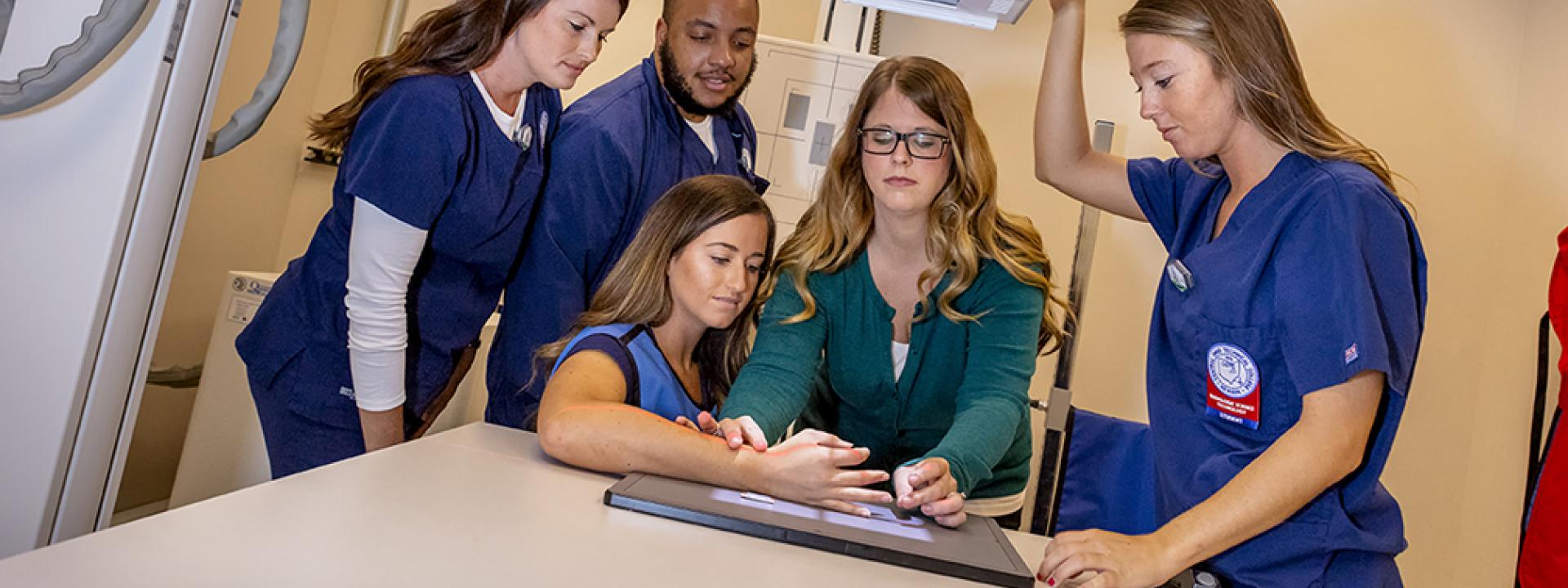 Radiologic Students prepping scan