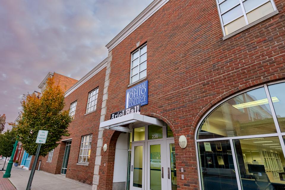 The front of Ariel Hall in Mount Vernon.