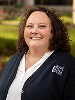 Amber Lovett headshot.