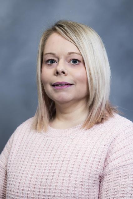 Krista Dickinson headshot.