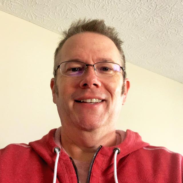 Headshot of Instructor Robert Johnson